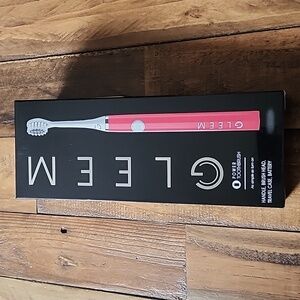 Gleem Battery Toothbrush, Full Head, Soft, Cranberry